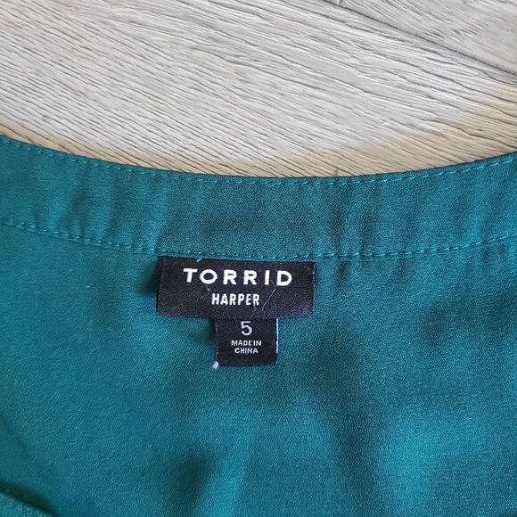 Torrid Blue/Green Top with Pockets Size 5 - Picture 4 of 4